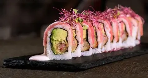 Plato de comida servido en Mirazú